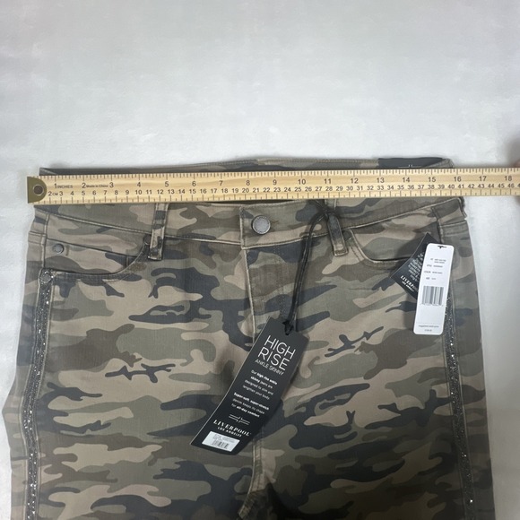 NWT Liverpool Los Angeles Camo Skinny Pants – W/ Sequin Strip Women's Size 12/31 - Picture 9 of 16